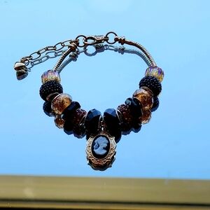 Chic Black and Gold Cameo Bracelet